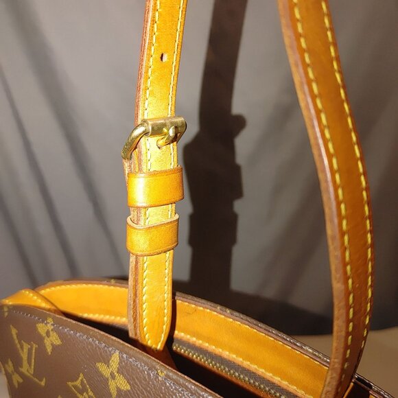 Louis Vuitton USA Drouot Monogram Canvas Looping Crossbody Shoulder Bag - Picture 10 of 16